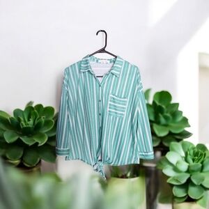 Eden & Olivia Green Striped Button Down  Size Med